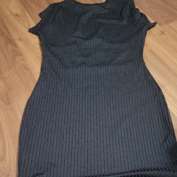 Elegant Black Women's Dress - Picture 4 of 7